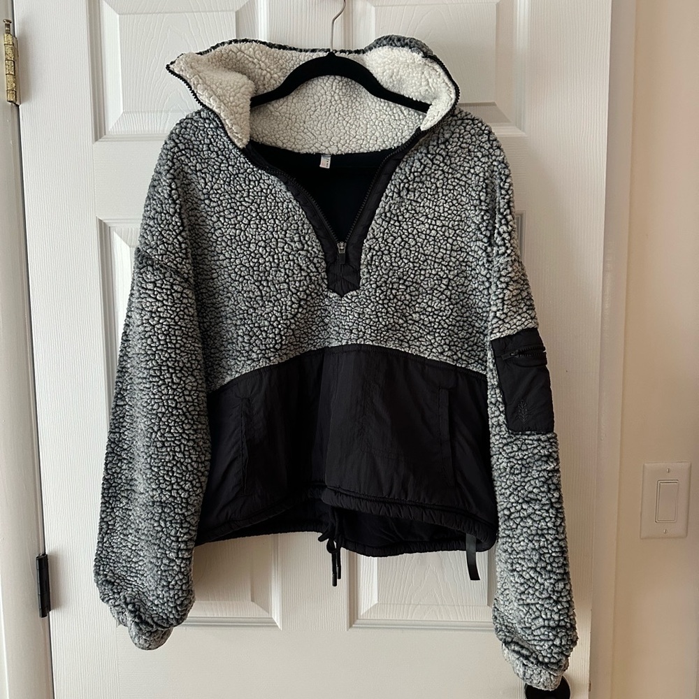 Fp Movement Free People Black And Gray Sherpa Pul… - image 1